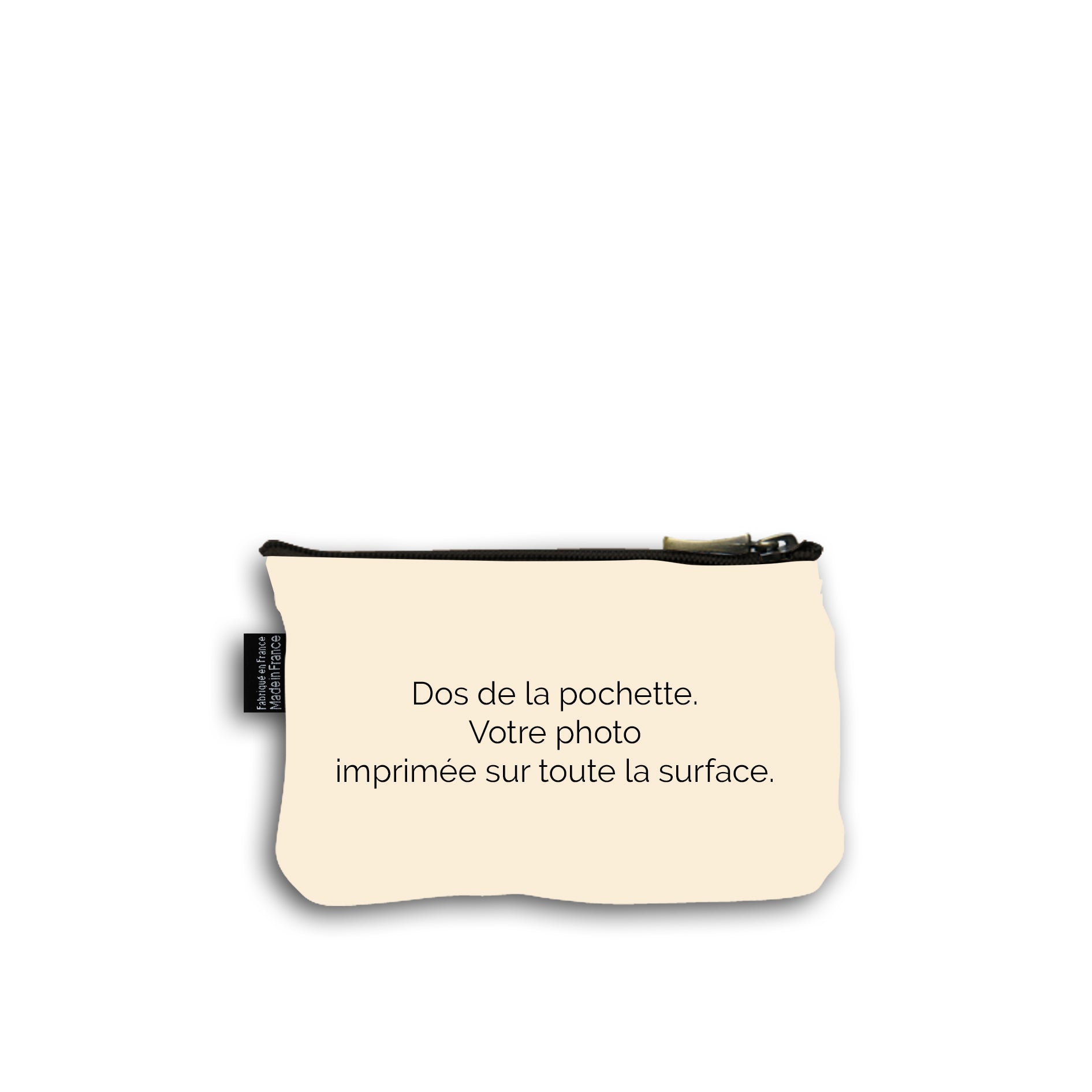 Dos de la pochette en coton de 10 centimètres par 15 centimètres . On peut imprimer une photo sur toute la surface de la pochette. Pochette avec un zip noir et un curseur couleur bronze.