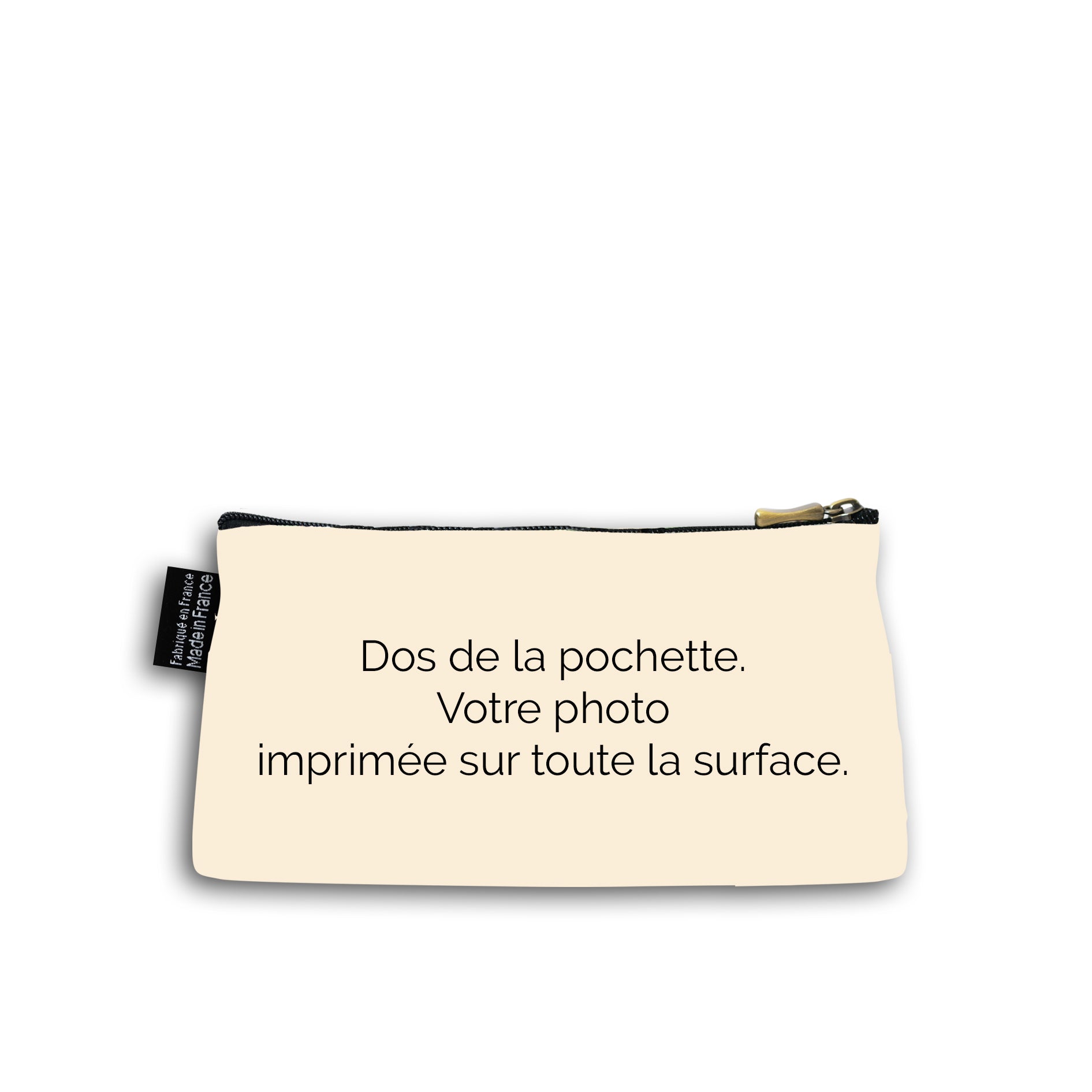 Dos de la trousse en coton de 10 centimètres par 20 centimètres . On peut imprimer une photo sur toute la surface de la pochette. Pochette avec un zip noir et un curseur couleur bronze.